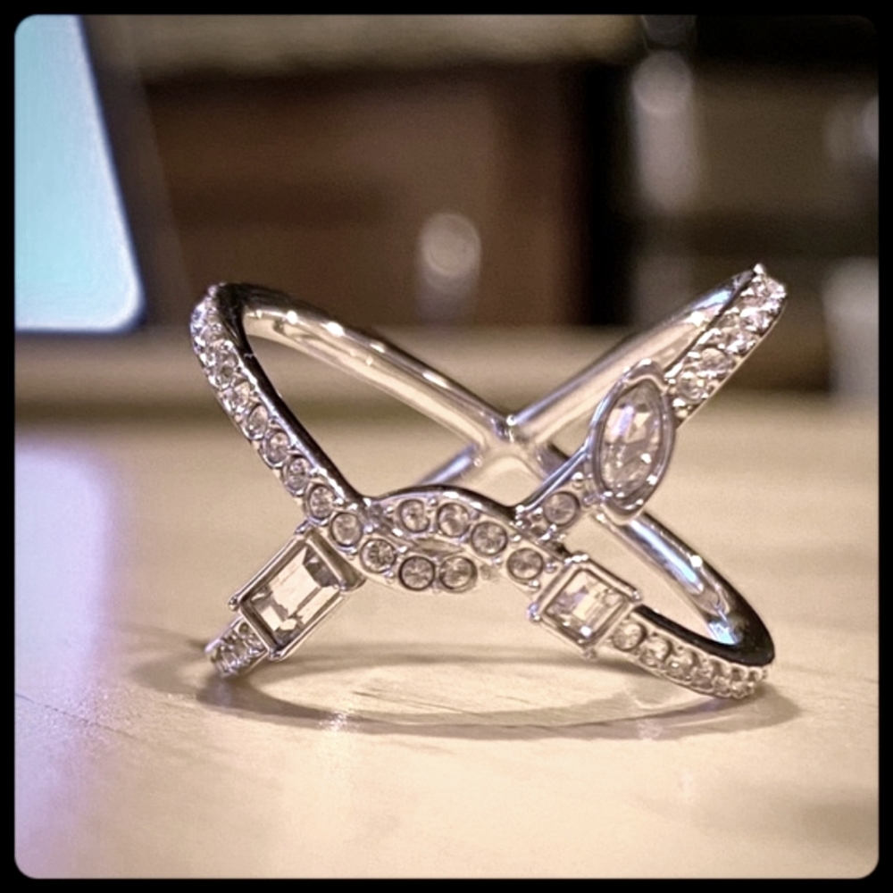 Swarovski Silver Criss Cross Ring sz 7